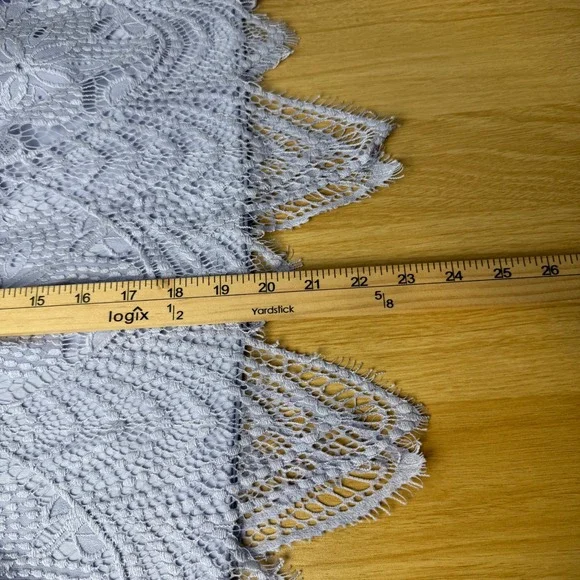 Paper + Tee Halter Tank Top Womens XL Lavender Lace Scallop Hem Elegant - Picture 6 of 7